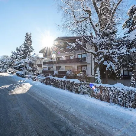 Haus Sonas - With Bedroom & Loft Sleeping Area Zell am See