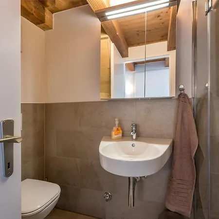 Haus Sonas - With Bedroom & Loft Sleeping Area * Zell am See