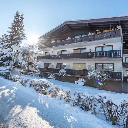 Haus Sonas - With Bedroom & Loft Sleeping Area Zell am See