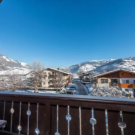 Haus Sonas - With Bedroom & Loft Sleeping Area شقة *