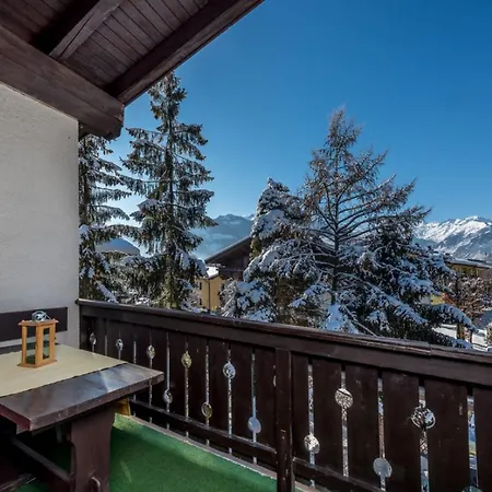 Haus Sonas - With Bedroom & Loft Sleeping Area شقة *