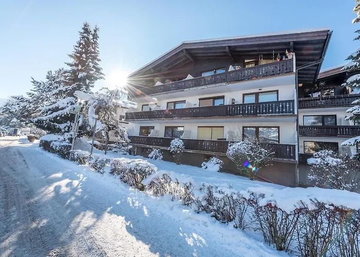 Haus Sonas - With Bedroom & Loft Sleeping Area Zell am See