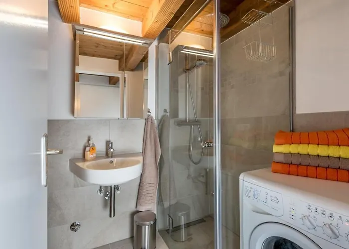 Haus Sonas - With Bedroom & Loft Sleeping Area Zell am See