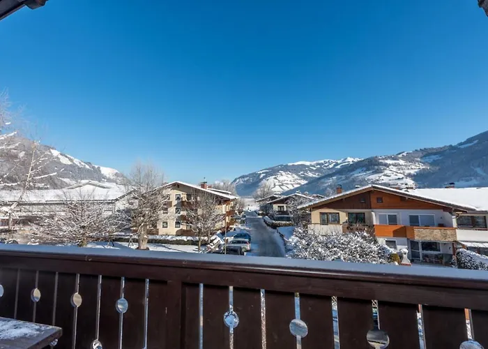 Haus Sonas - With Bedroom & Loft Sleeping Area Apartment