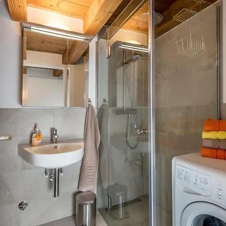 Haus Sonas - With Bedroom & Loft Sleeping Area 滨湖采尔