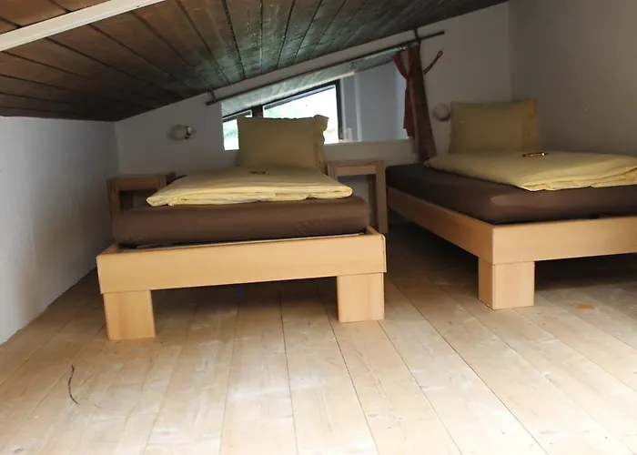 Haus Sonas - With Bedroom & Loft Sleeping Area Lägenhet *